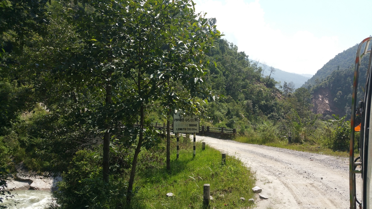 Kleine Brücke über den Melamchi.

