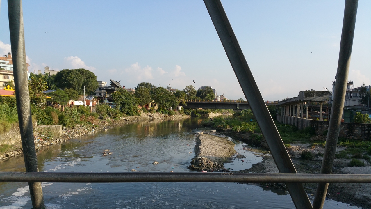 Bishnumati Fluss stromabwärts, nach Süden.
