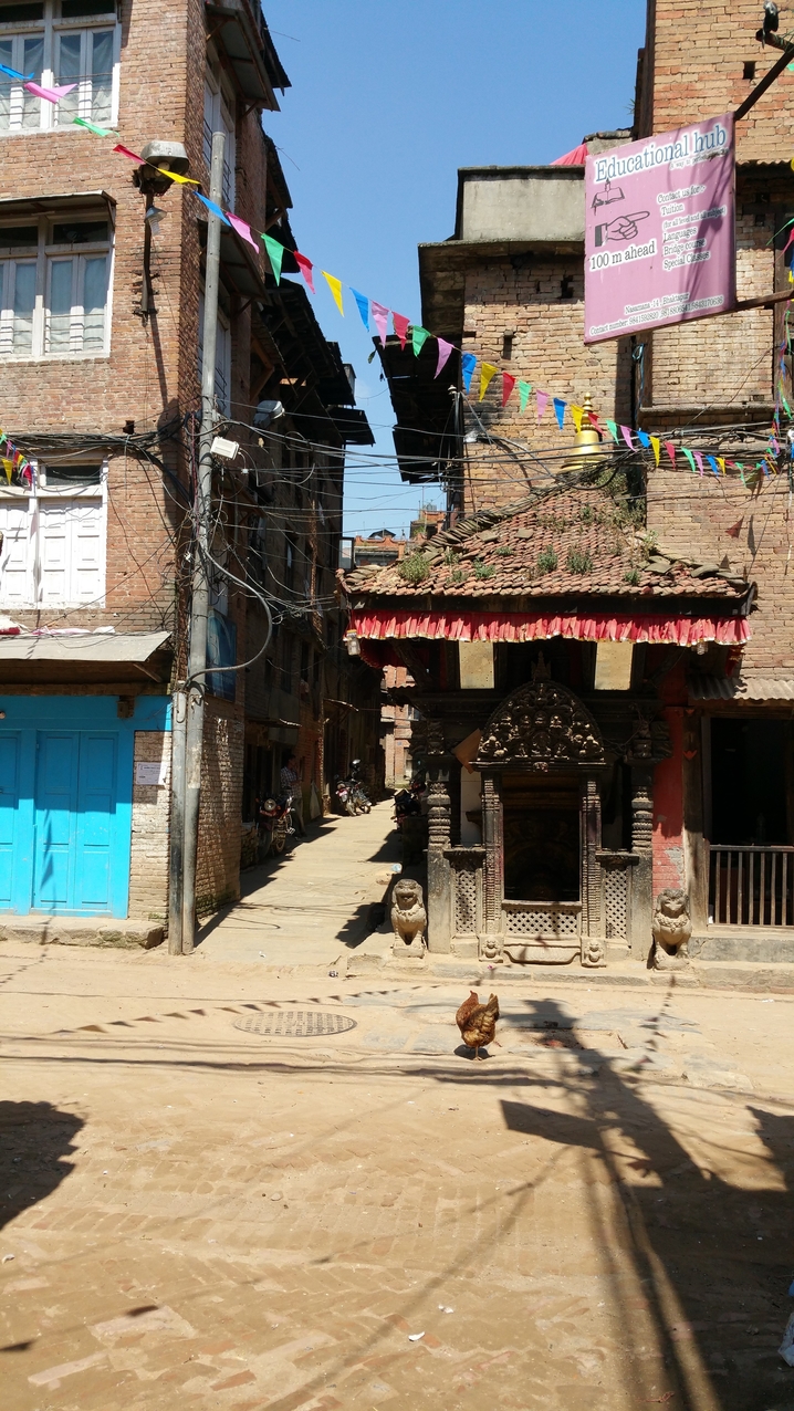 Der Muiakhu Gnsh Tempel am Abzeig zum Töpfermarkt von Bhaktapur.
