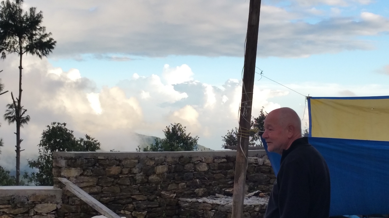 Kleine Pause vom Kabelkanalverlegen. 
