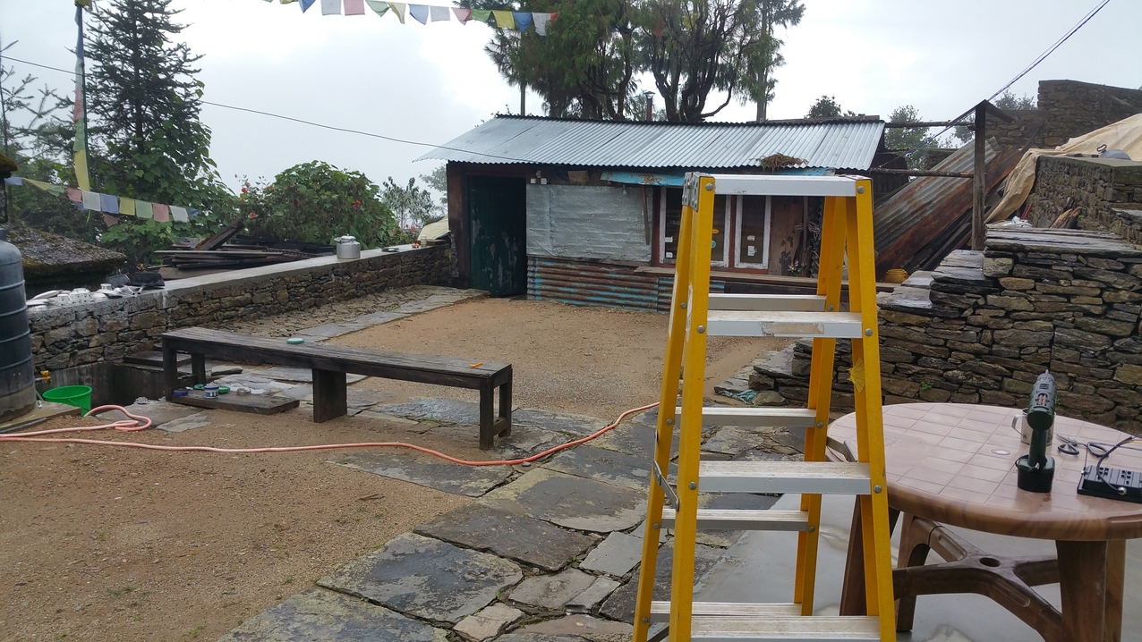 Es kommt näher ins Blickfeld...
